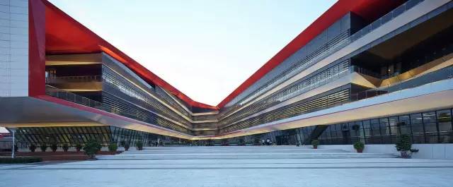 米兰斯卡拉剧院资料下载-建筑里的中国红！