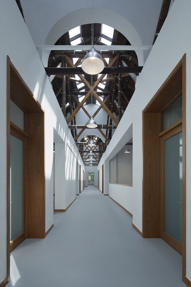 北京建筑大学教学5号楼空间改造-04二层过道_space-renovation-of-no5-teaching-building_c-architects