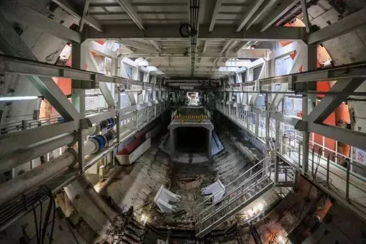 汕头海湾隧道东线工程进展神速！每天可掘进12米_1