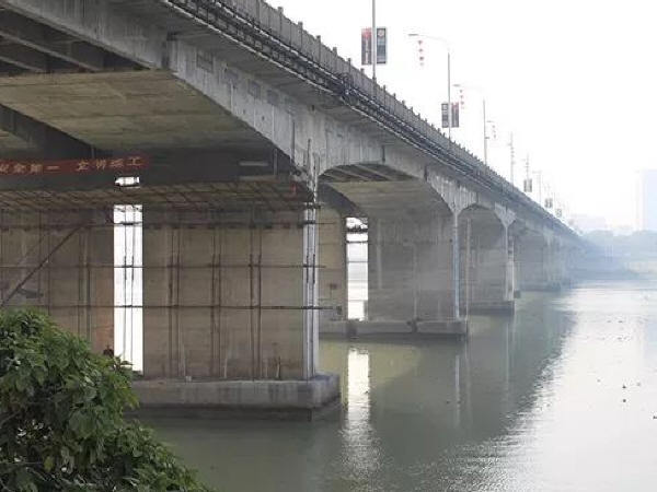 城市桥梁桥面排水施工方案资料下载-桥梁工程加固施工方案