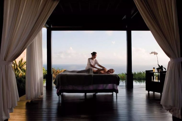 巴厘岛阿丽拉乌鲁瓦图别墅资料下载-一次性“住”遍，全球6家宝格丽酒店！