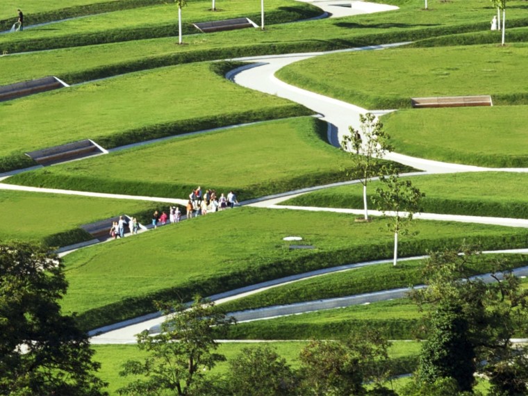 德国巴肯公园景观资料下载-德国采石场改造的斯图加特城市公园
