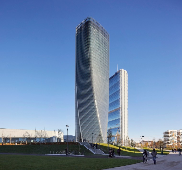 意大利可持续住宅塔楼资料下载-螺旋扭转的塔楼综合建筑