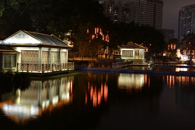 建筑夜景灯光照明设计资料下载-魅力广州-美丽的荔湾湖公园夜景照明设计欣赏