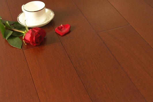 实木地板与复合木地板资料下载-实木地板安装的干缩裂缝问题