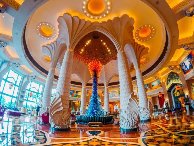 帆船迪拜酒店资料下载-迪拜最贵酒店，一晚19万！房间1000㎡，让我们来看看怎么设计的