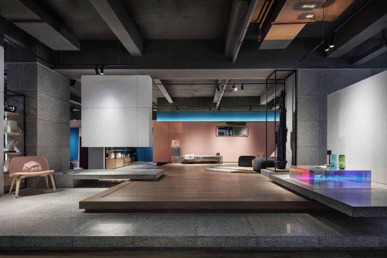 家具展厅与办公空间资料下载-通过色彩与空间的搭配，激发消费欲望 — 重庆山丘上的买手店