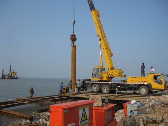 高桩码头施工高清照片资料下载-[天津]高桩码头施工全过程高清照片集（53张）