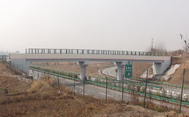 [湖北]全长35km双向四车道绕城一级公路工程可行性研究报告261页-新建一座4-30m预应力T梁桥