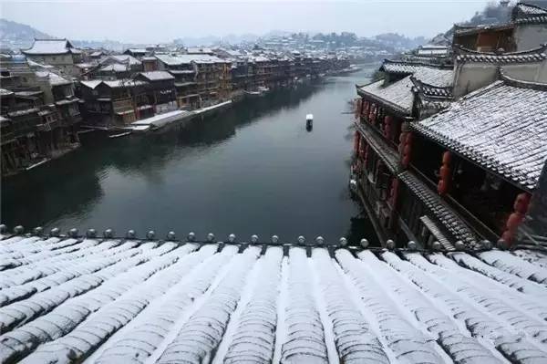 当最美的古镇下了雪，简直惊艳了整个冬天_18
