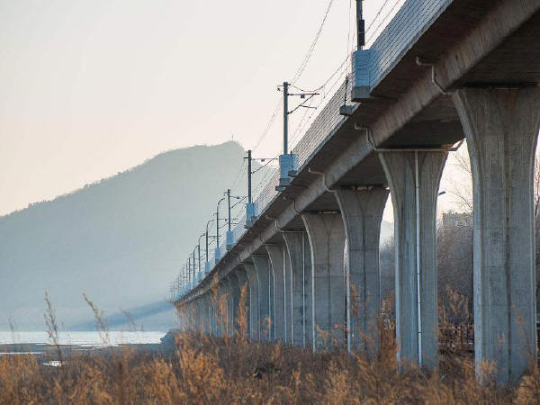 高速铁路建设施工技术交底资料下载-浅谈高铁桥梁建设桩基施工技术与检测