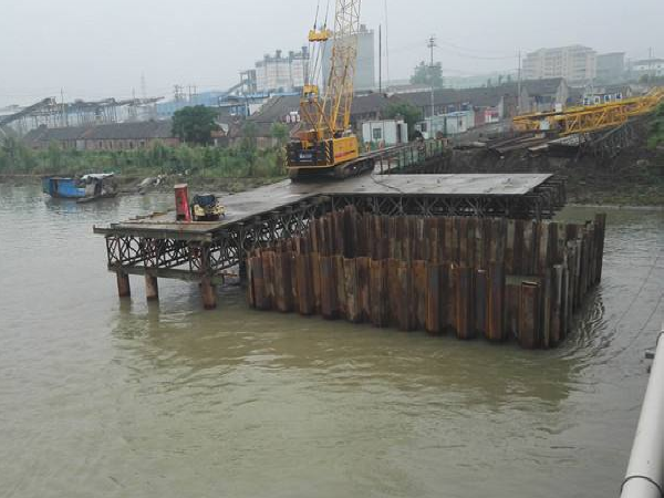水中桩基钢护筒施工方案资料下载-铁路特大桥水中墩围堰专项施工方案