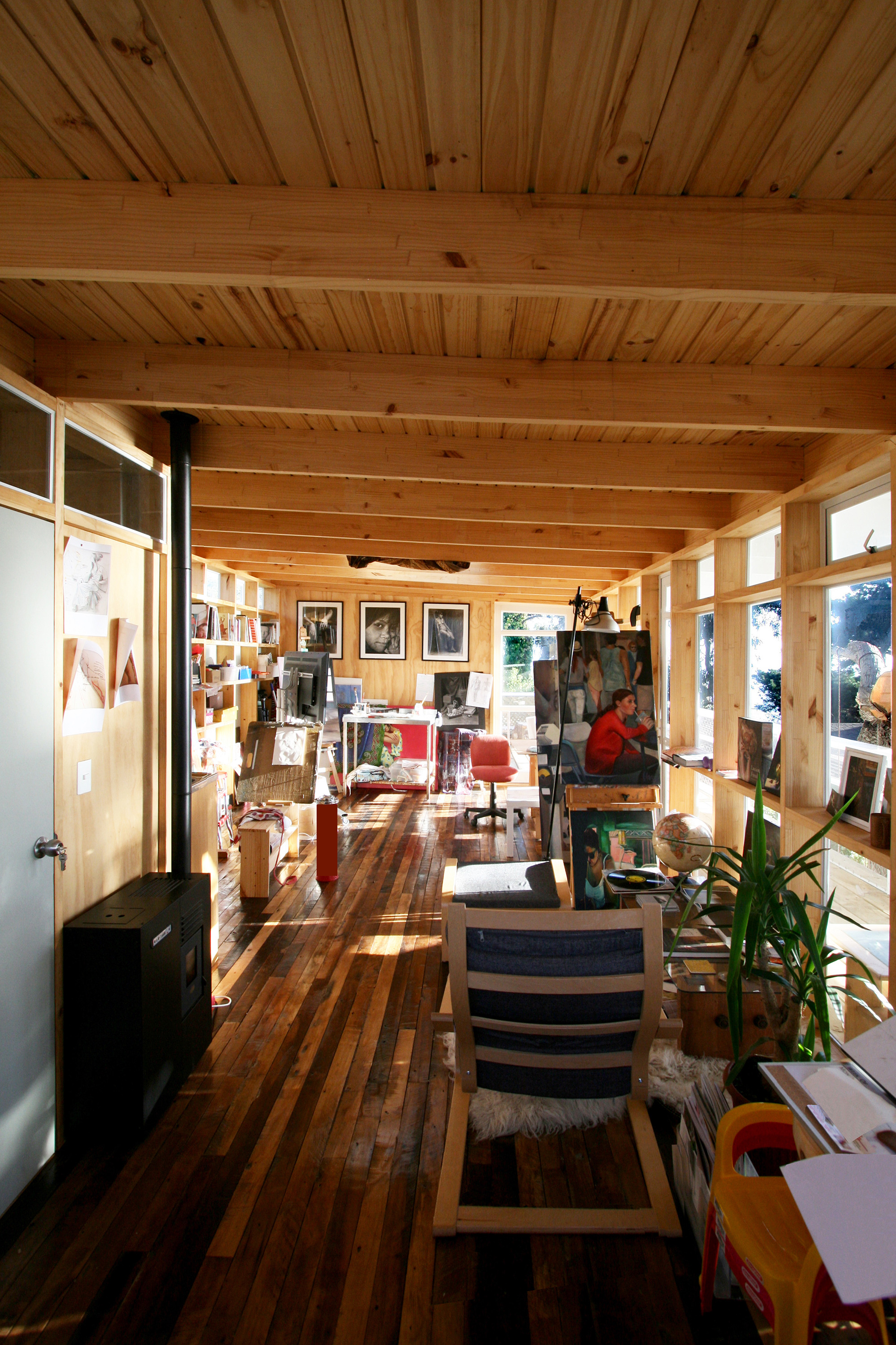 智利汽修厂艺术工作室内部实景图