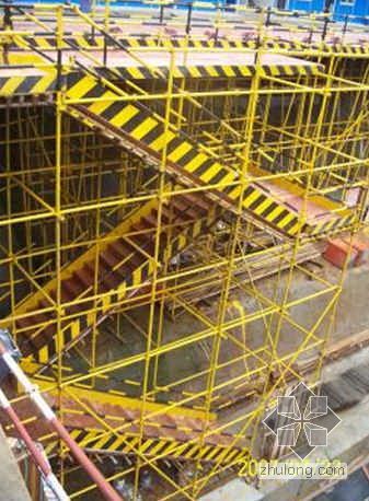 施工单位承建观摩会总结资料下载-某高层住宅安全文明现场观摩会汇报资料