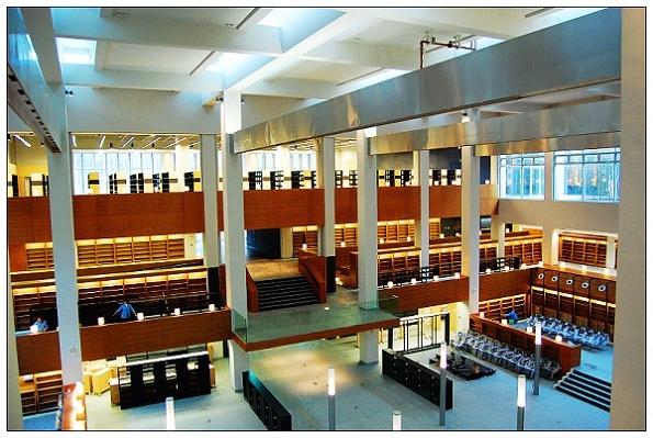 图书馆室内图书馆资料下载-[广东]汕头大学图书馆室内设计方案