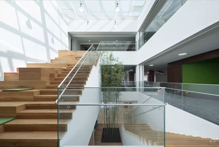 矿棉板吸音天花板资料下载-新作|老建筑里的办公空间再生/C+Architects