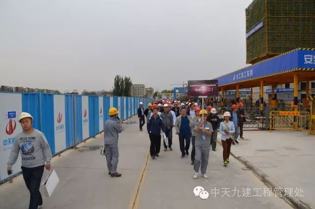 北京在线扬尘监测系统资料下载-环保检查再严厉，如果工地建成这样，也不用停工！大家都来观摩啦