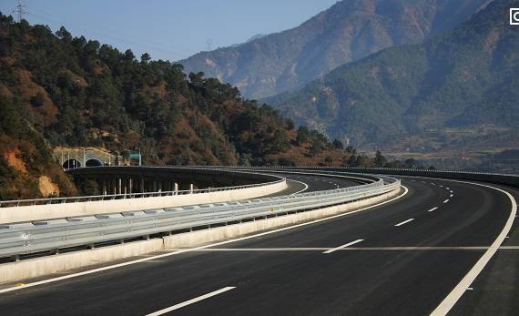 跨高速公路桥面板施工方案资料下载-浅谈山区高速公路桥梁设计