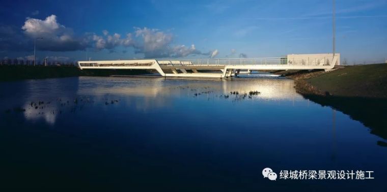 园区桥梁设计资料下载-别具一格的荷兰“De President”园区桥梁