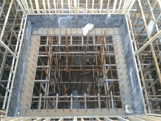 钢筋混凝土漏斗模板支撑资料下载-建筑工程混凝土漏斗施工技术总结