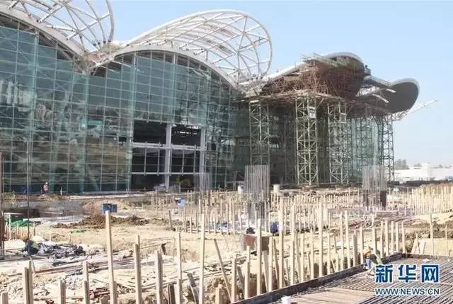 树形钢结构景观施工图资料下载-中国施工方突破北非机场钢结构技术难题