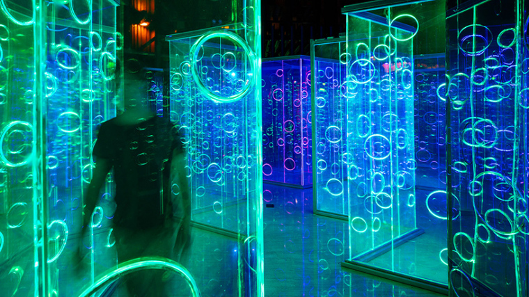 海南鲁能灯光艺术节-brut-deluxe-yuzhou-immersive-light-installation-designboom-08
