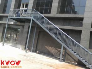 复式楼钢结构做法资料下载-专注钢结构楼梯制作公司昌平区楼梯安装