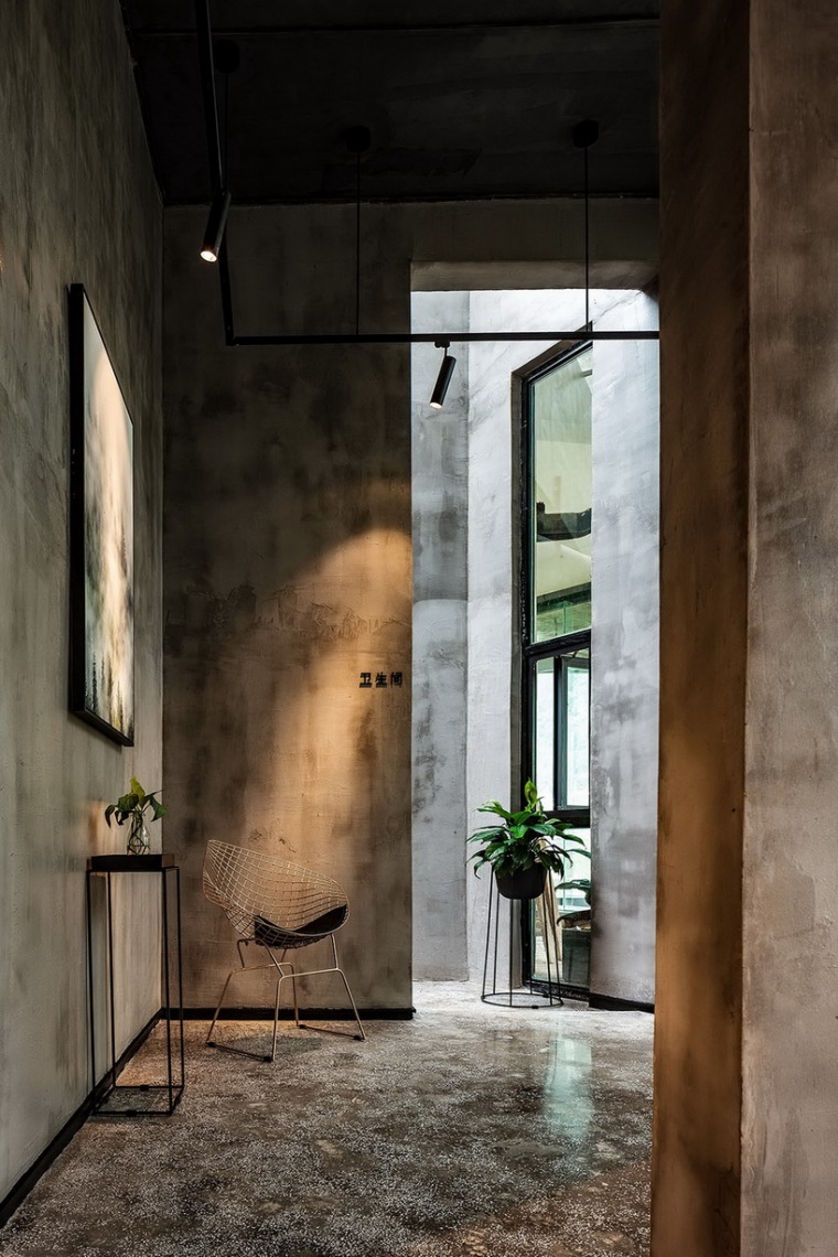 传统湘西风格结合现代材料—张家界·六甲设计酒店-Public toilets