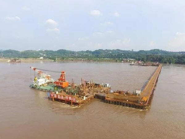 液压爬模节点资料下载-泸州长江六桥高质量建设的“工匠精神”
