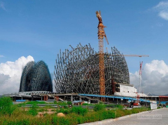 贝壳状建筑施工图资料下载-[珠海]歌剧院贝壳状空间钢架网格结构施工技术汇报