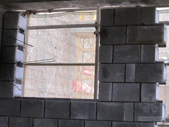 新型混凝土横孔连锁空心砌块干砌承重墙体施工工法（国家级工法）-门窗构造 