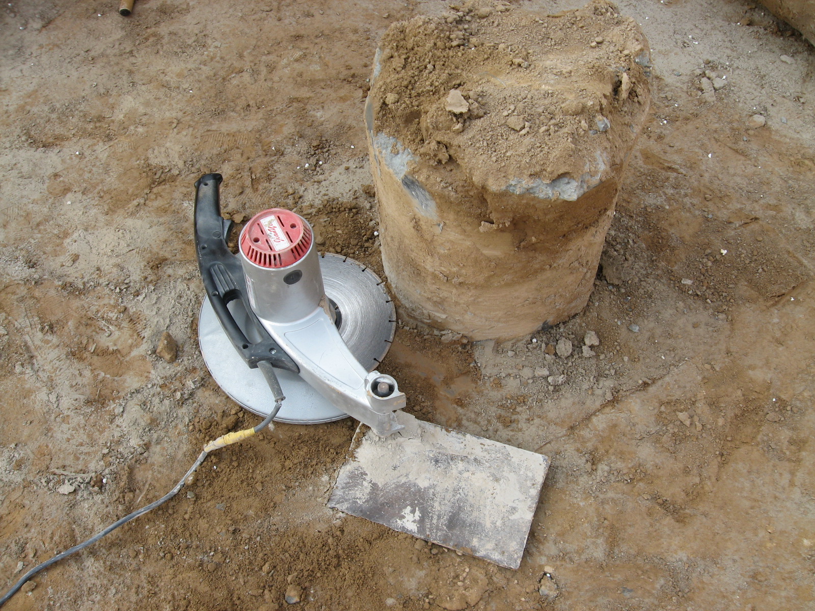 发几张素混凝土桩剔桩头的照片