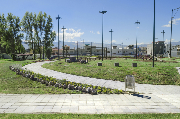 厄瓜多尔引入自然要素的社区公共空间-DSC_0469-1