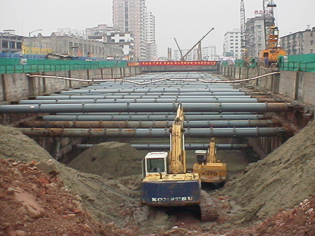 基坑工程及主要施工方法资料下载-地铁工程主要施工方法（PPT，107页）