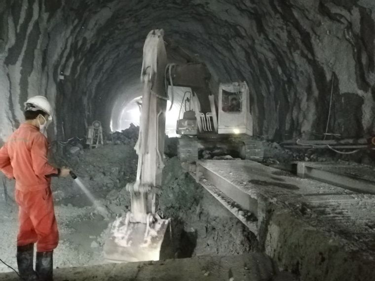 宁杭客专隧道防排水施工资料下载-快了！商合杭高铁全线6座隧道都打通了！