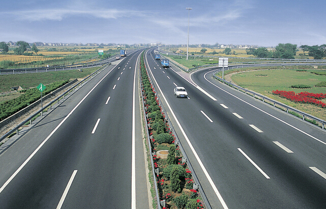 吉怀高速公路资料下载-长益高速扩容项目10月开建