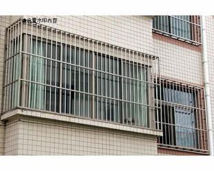 不锈钢防护栏围栏资料下载-北京顺义区定做防盗窗防盗门安装不锈钢防护栏