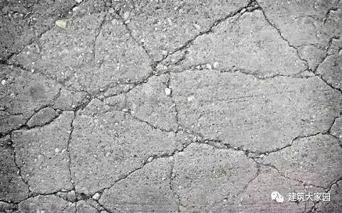 混凝土表面裂纹产生原因资料下载-各类混凝土裂缝形成原因分析，以及施工解决办法