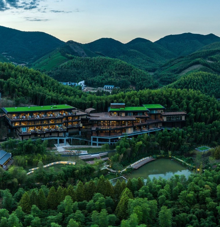 空中花园游泳池资料下载-慧心谷度假村 / 墨璞建筑设计