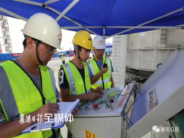 高铁承台墩身施工方案资料下载-速看！汉十高铁万吨T构桥转体成功，通车时间是......