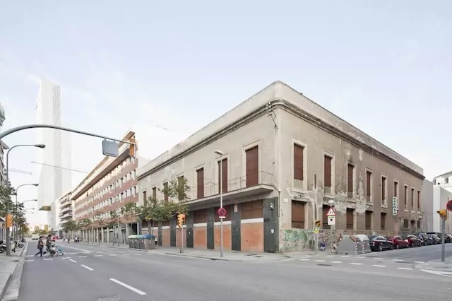 巴塞罗那办公室建筑资料下载-“牛×”的翻新，完全变风格！位于巴塞罗那