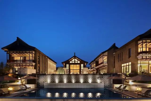 安吉悦榕装庄徽派建筑资料下载-有着浓郁中国风的10家高端酒店，你最喜欢哪家？
