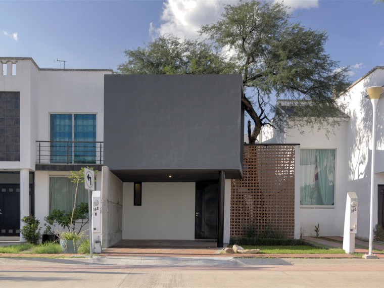 空中玻璃走廊资料下载-墨西哥与木豆树共生的住宅