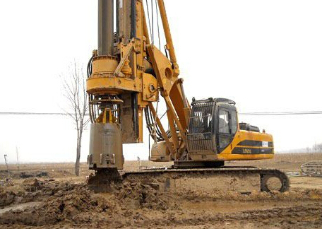 旋挖钻机图资料下载-旋挖钻机成孔在黄土地区的施工控制