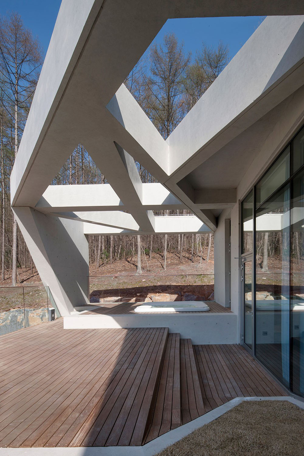 韩国水泥悬臂体块的住宅-idmm建筑事务所-居住建筑案例-筑龙建筑设计