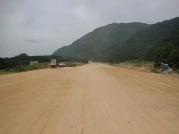 西藏公路工程成本分析资料下载-公路工程中路基施工技术分析