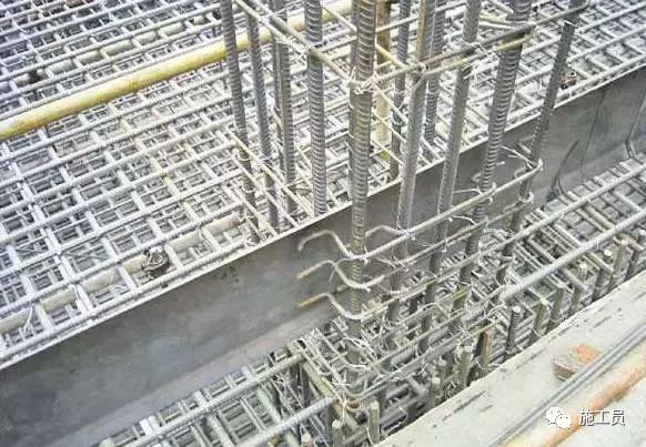 地下室施工缝止水钢板资料下载-[施工技术]止水钢板的安装的步骤及施工方法
