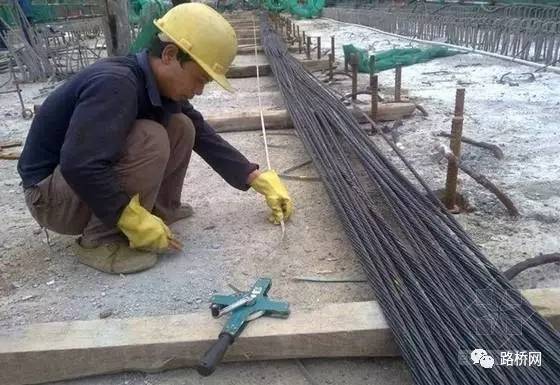 河道清障施工技术方案资料下载-预应力T梁预制与施工技术方案实例