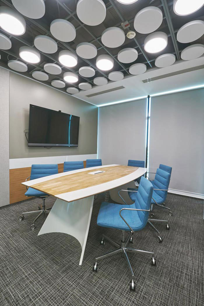 精密仪器科技公司办公室会议室装修设计案例效果图