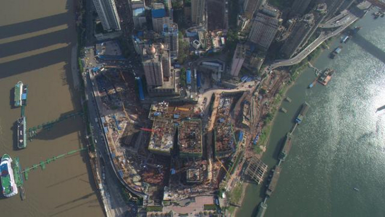 中国建设难度最大建筑重庆来福士广场突破150米，预计明年底封顶-2016 04 现场航拍图